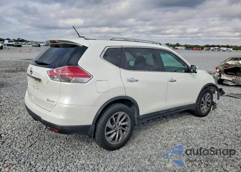 2015 Nissan Rogue S z USA, uszkodzony, nr VIN 5N1AT2MV1FC825447
